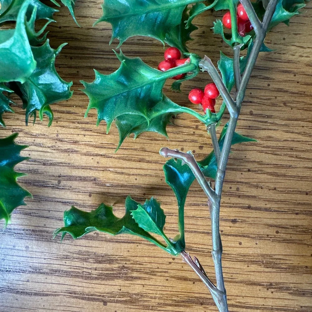 Set of 4 Artificial Holly Sprigs Red Berries Green‎ Leaves Christmas Decorations